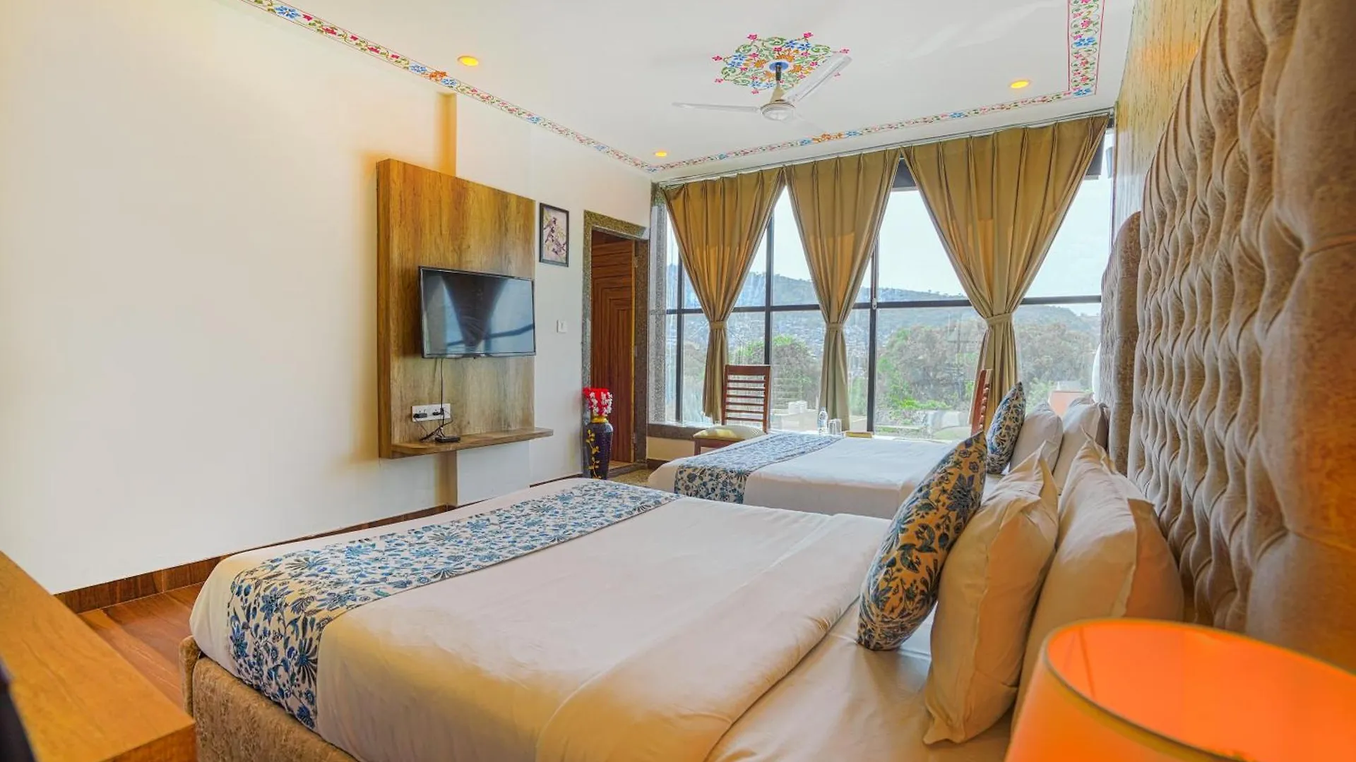 Pax Grand Blue Hotel Udaipur 4*,  India