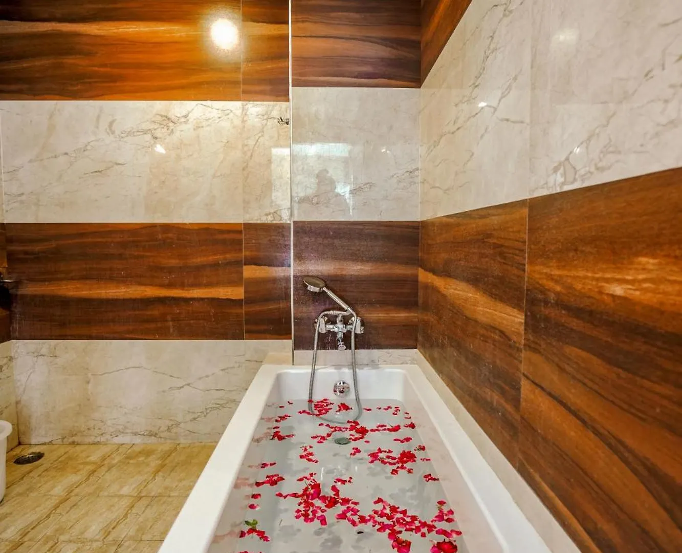 Pax Hotel Grand Blue 3 Min Walk From Udaipur City Railway Station