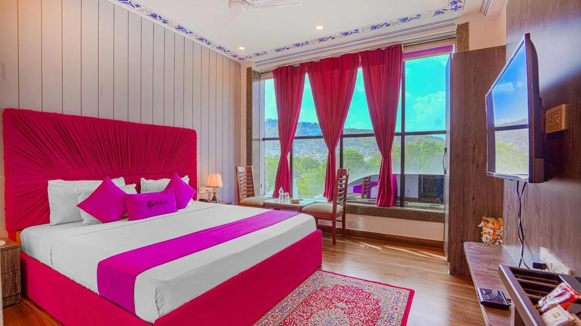 Pax Hotel Grand Blue 3 Min Walk From Udaipur City Railway Station 4*,