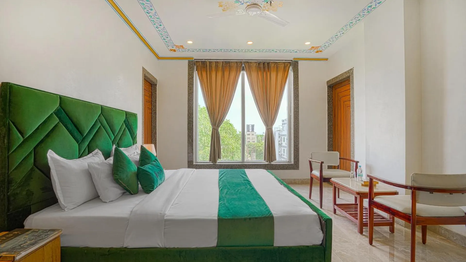 Pax Hotel Grand Blue 3 Min Walk From Udaipur City Railway Station