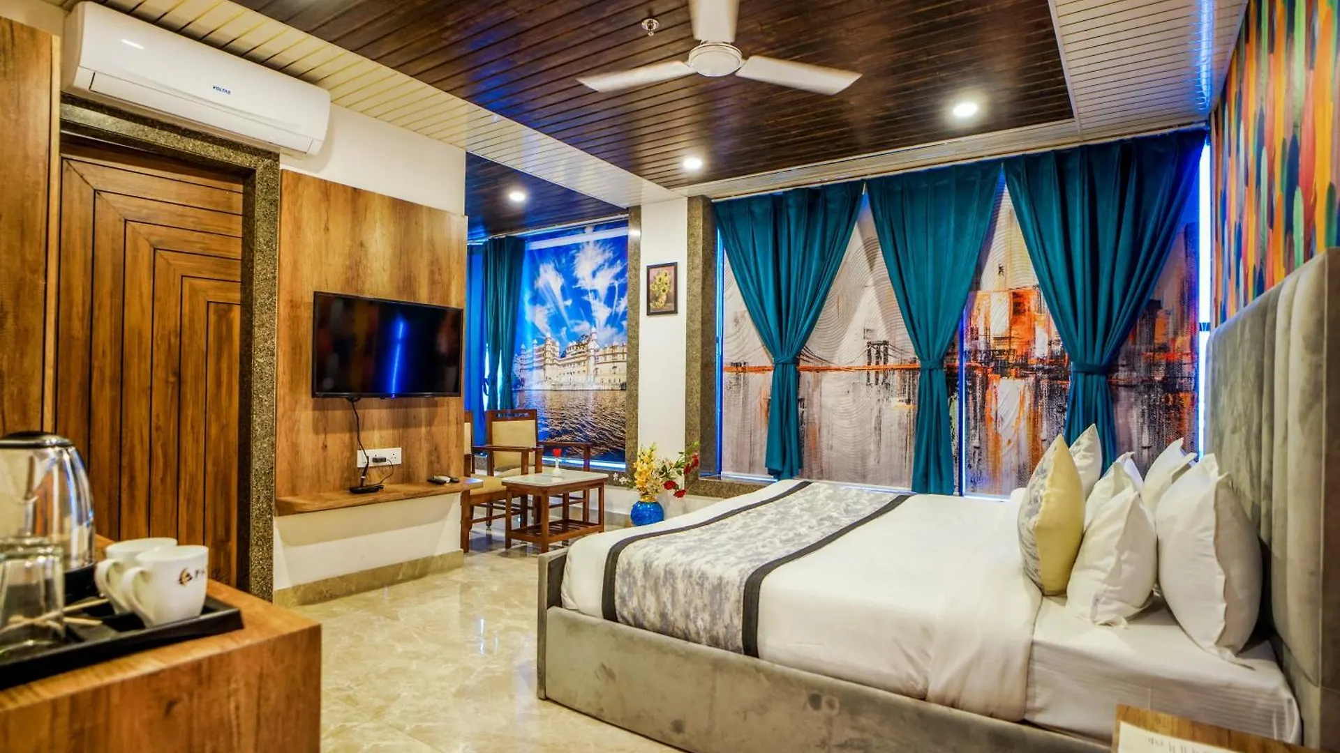 ****  Pax Hotel Grand Blue 3 Min Walk From Udaipur City Railway Station India