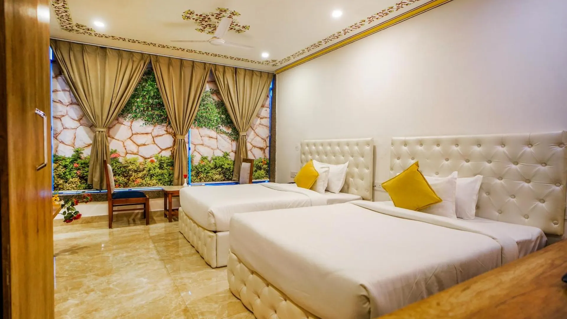 Pax Hotel Grand Blue 3 Min Walk From Udaipur City Railway Station